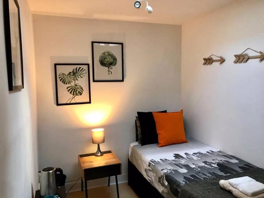 The Kingsview Townhouse - Boutique Hostel Edinburg Exteriör bild