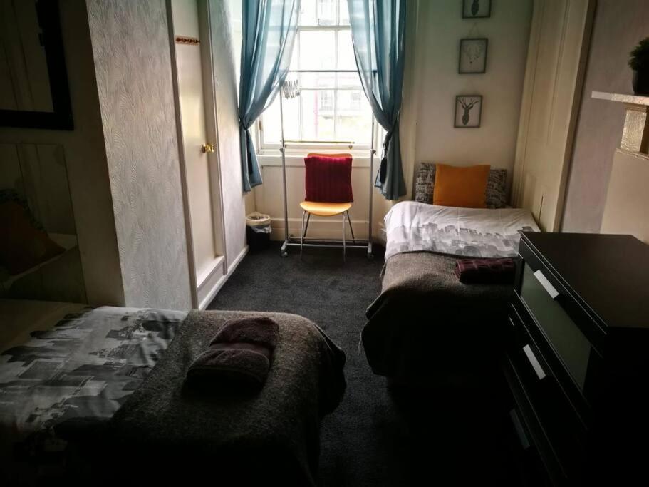 The Kingsview Townhouse - Boutique Hostel Edinburg Exteriör bild