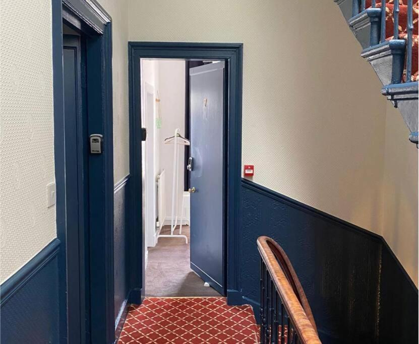 The Kingsview Townhouse - Boutique Hostel Edinburg Exteriör bild