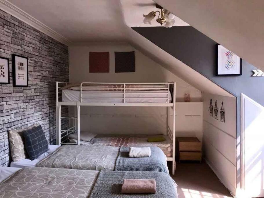 The Kingsview Townhouse - Boutique Hostel Edinburg Exteriör bild