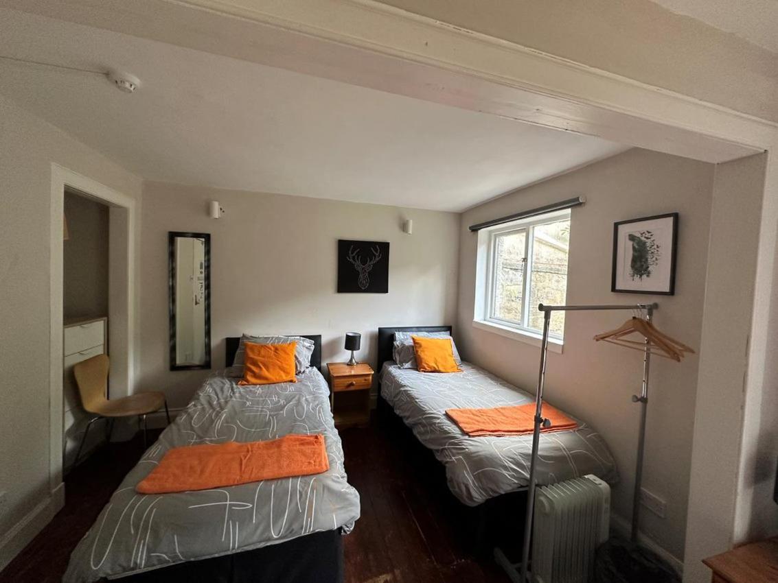 The Kingsview Townhouse - Boutique Hostel Edinburg Exteriör bild